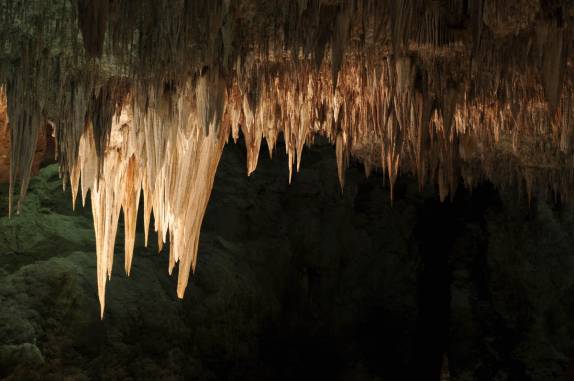 Formações no salão principal da caverna em Carlsbad Caverns National Park, no sul do Novo México, nos Estados Unidos
